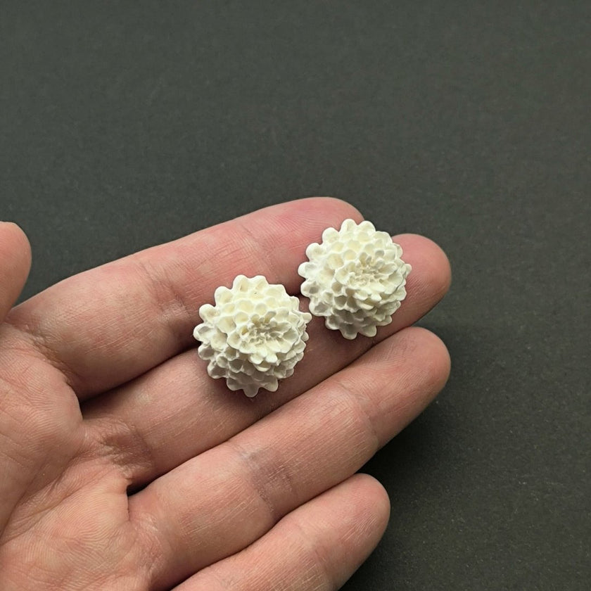 Chrysanthemum Küpe - Salt White