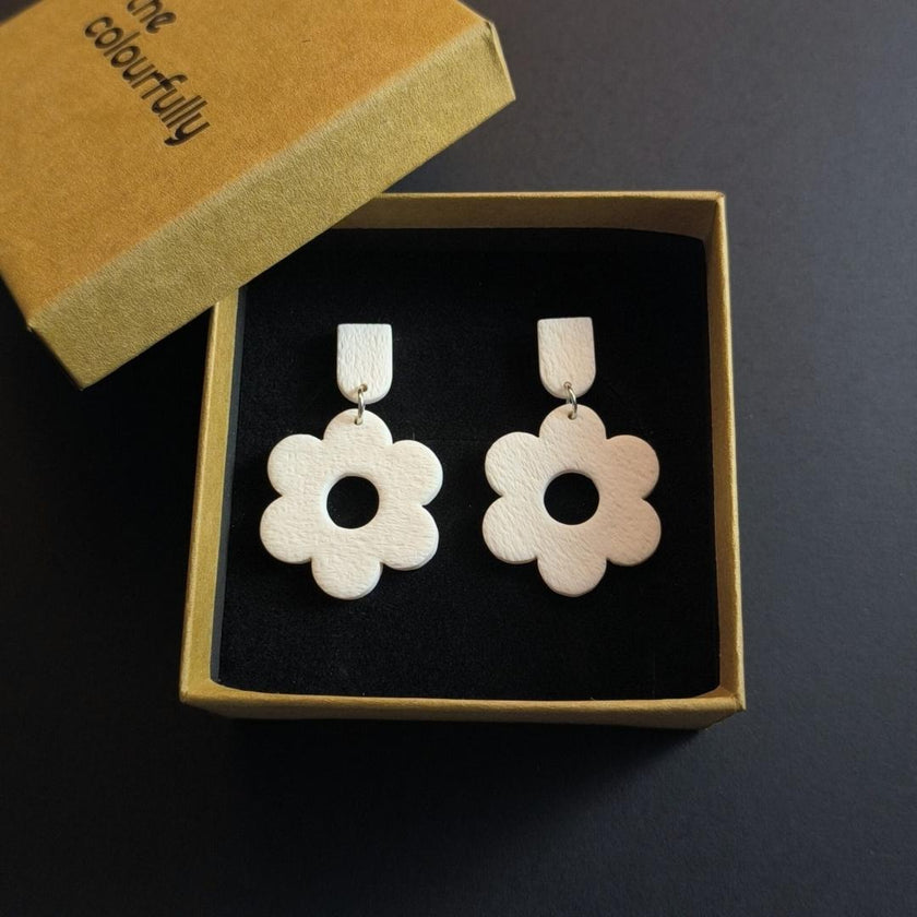 Daisy Beauty Küpe - Salt White