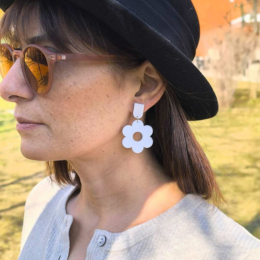 Daisy Beauty Küpe - Salt White