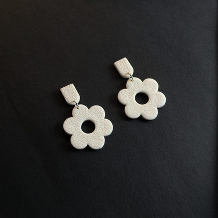Daisy Beauty Küpe - Salt White