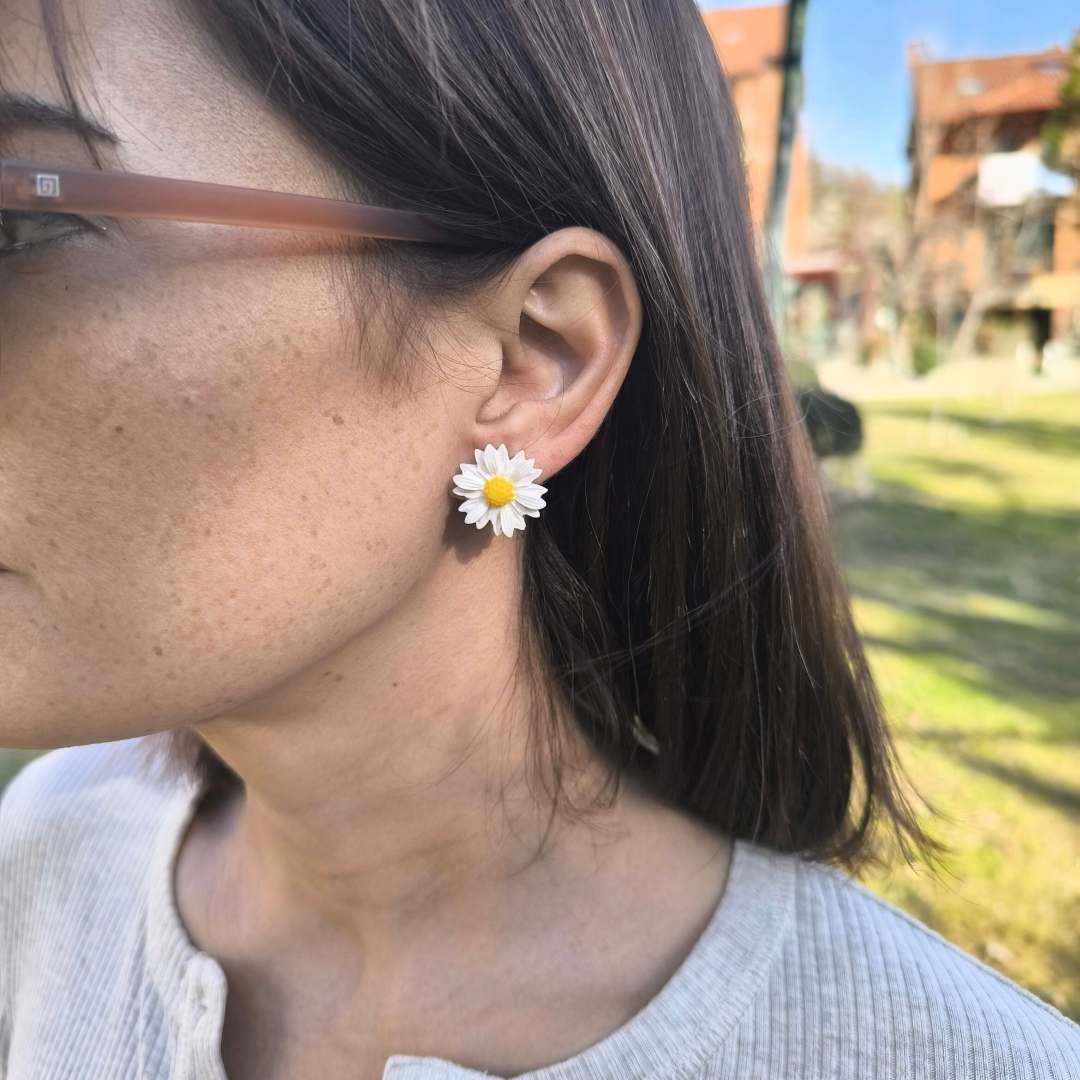 Daisy Minimalist - Salt White