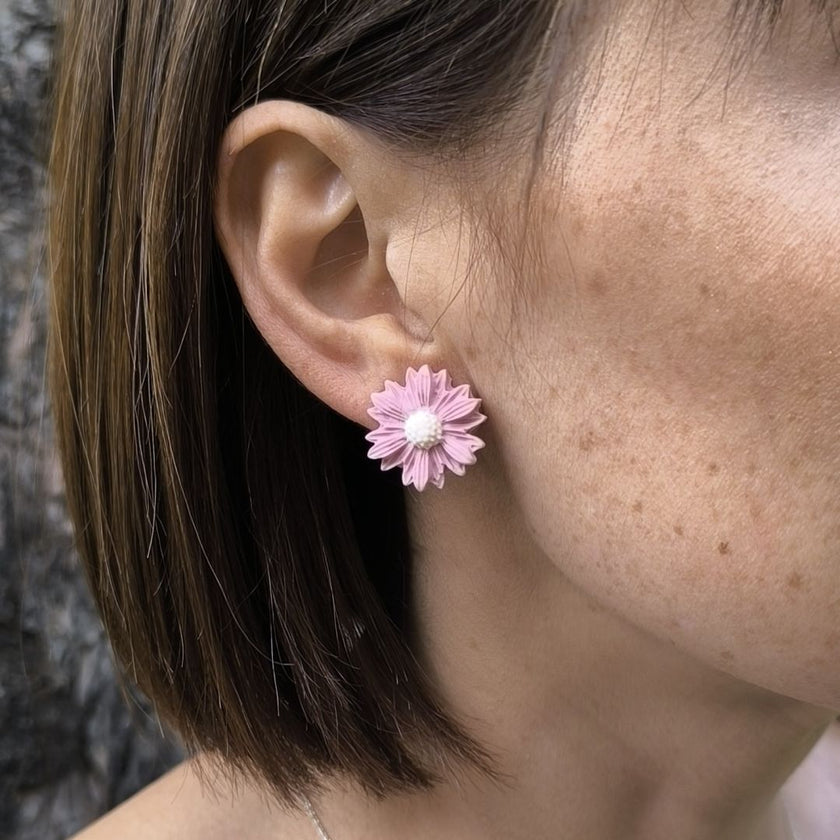 Daisy Minimalist Küpe - Strawberry Cream